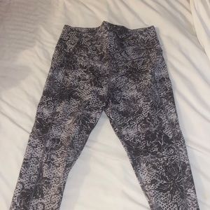 Lululemon patterned leggings!